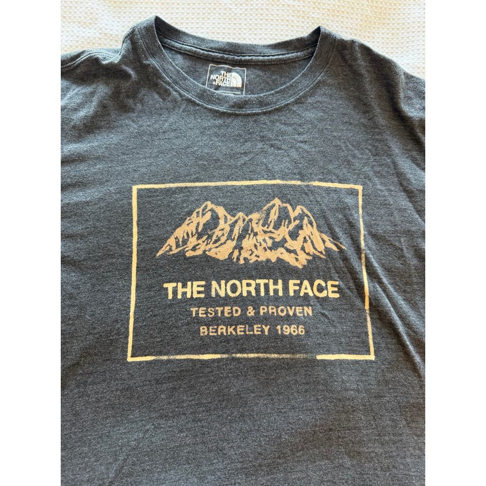 The North Face T-Shirt Men’s Size Large - Picture 2 of 4